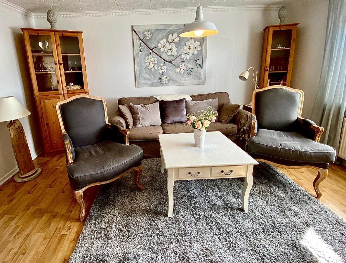 Gemuetliche Ferienwohnung Sagard Esterno foto