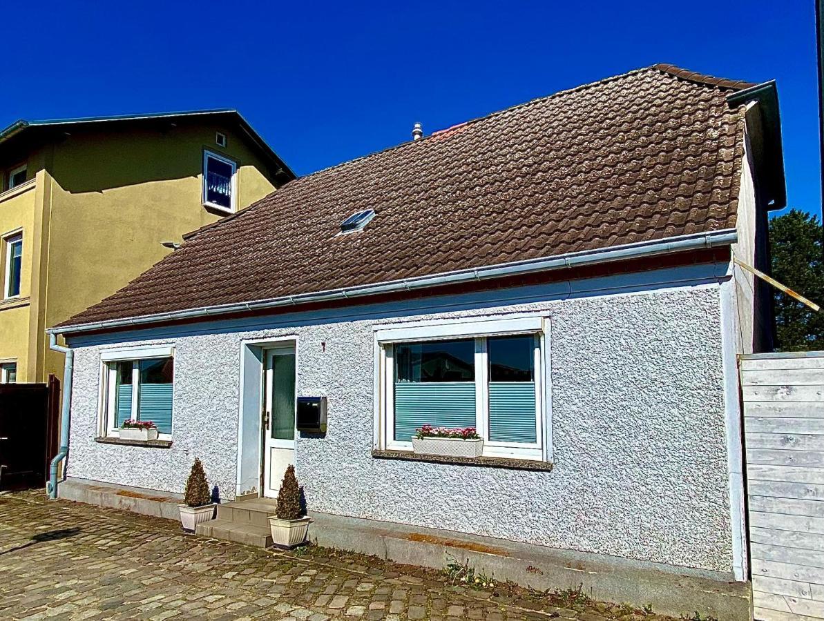 Gemuetliche Ferienwohnung Sagard Esterno foto