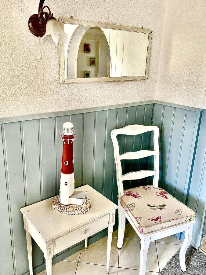 Gemuetliche Ferienwohnung Sagard Esterno foto