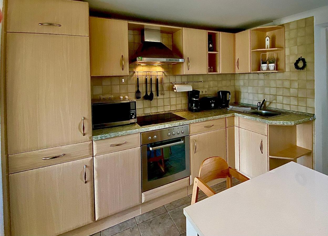Gemuetliche Ferienwohnung Sagard Esterno foto