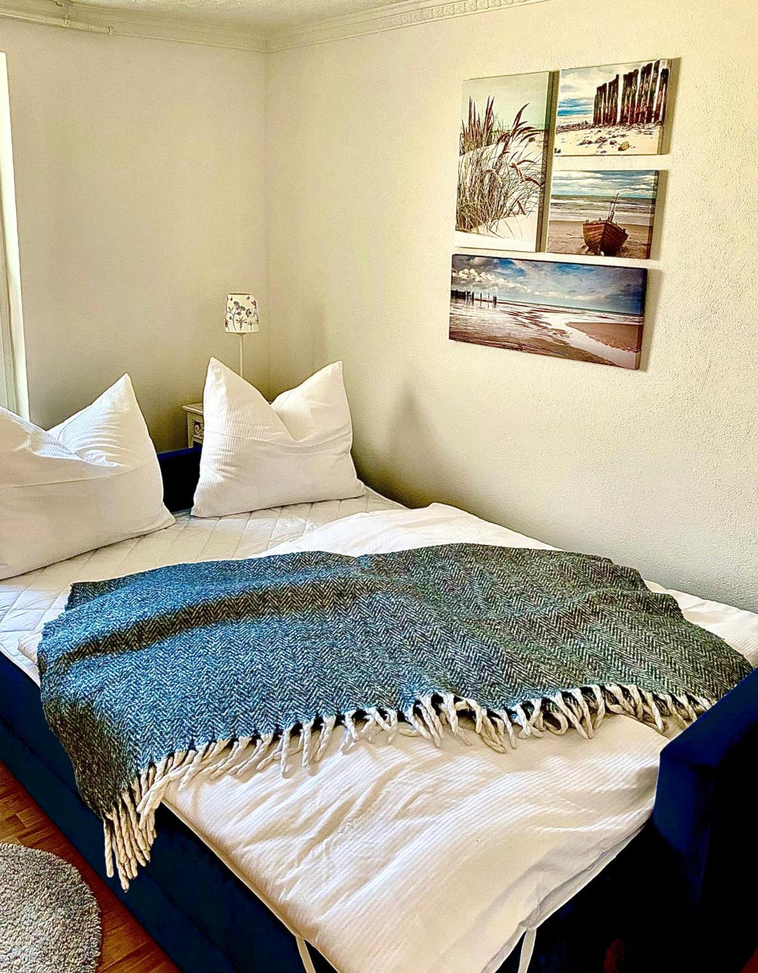 Gemuetliche Ferienwohnung Sagard Esterno foto
