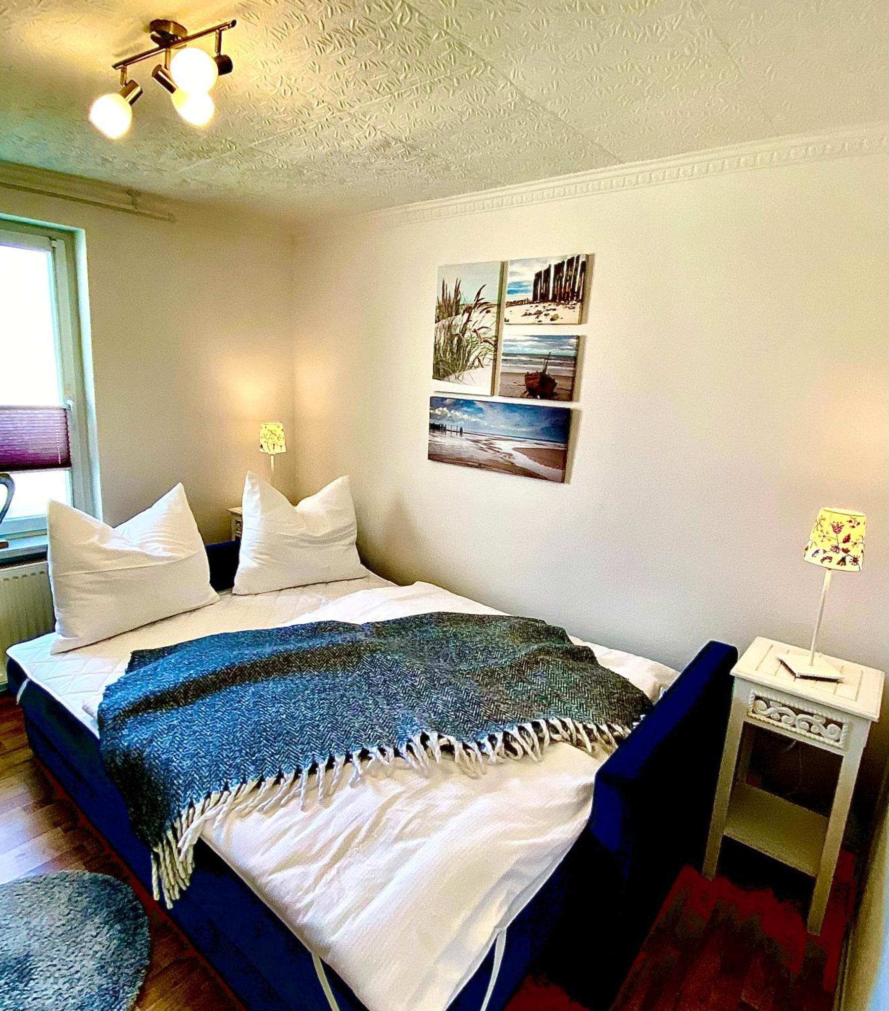 Gemuetliche Ferienwohnung Sagard Esterno foto