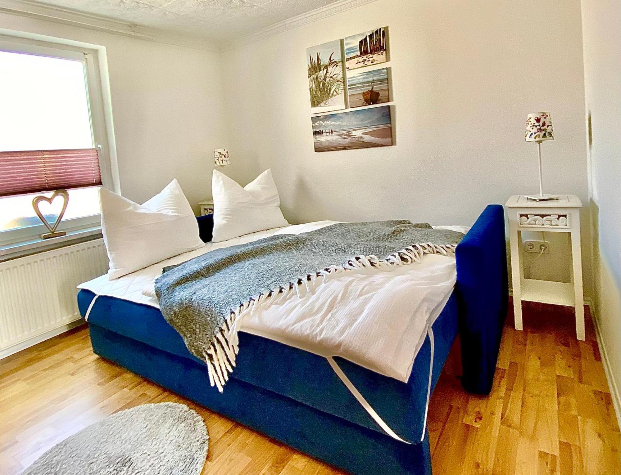 Gemuetliche Ferienwohnung Sagard Esterno foto
