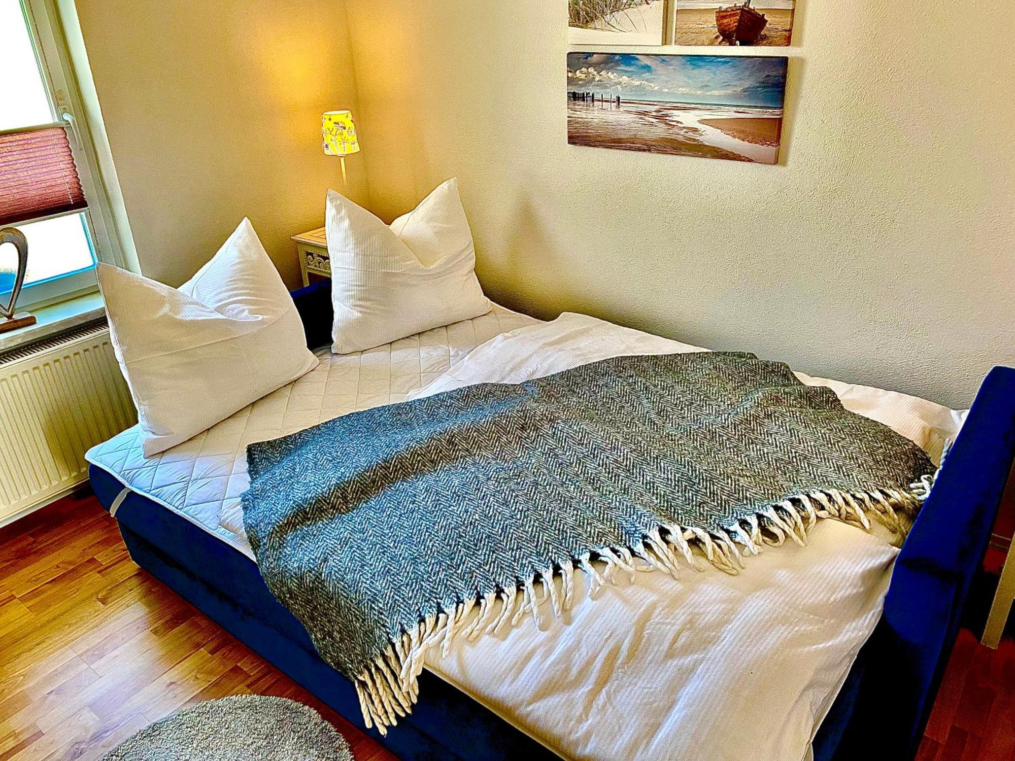Gemuetliche Ferienwohnung Sagard Esterno foto