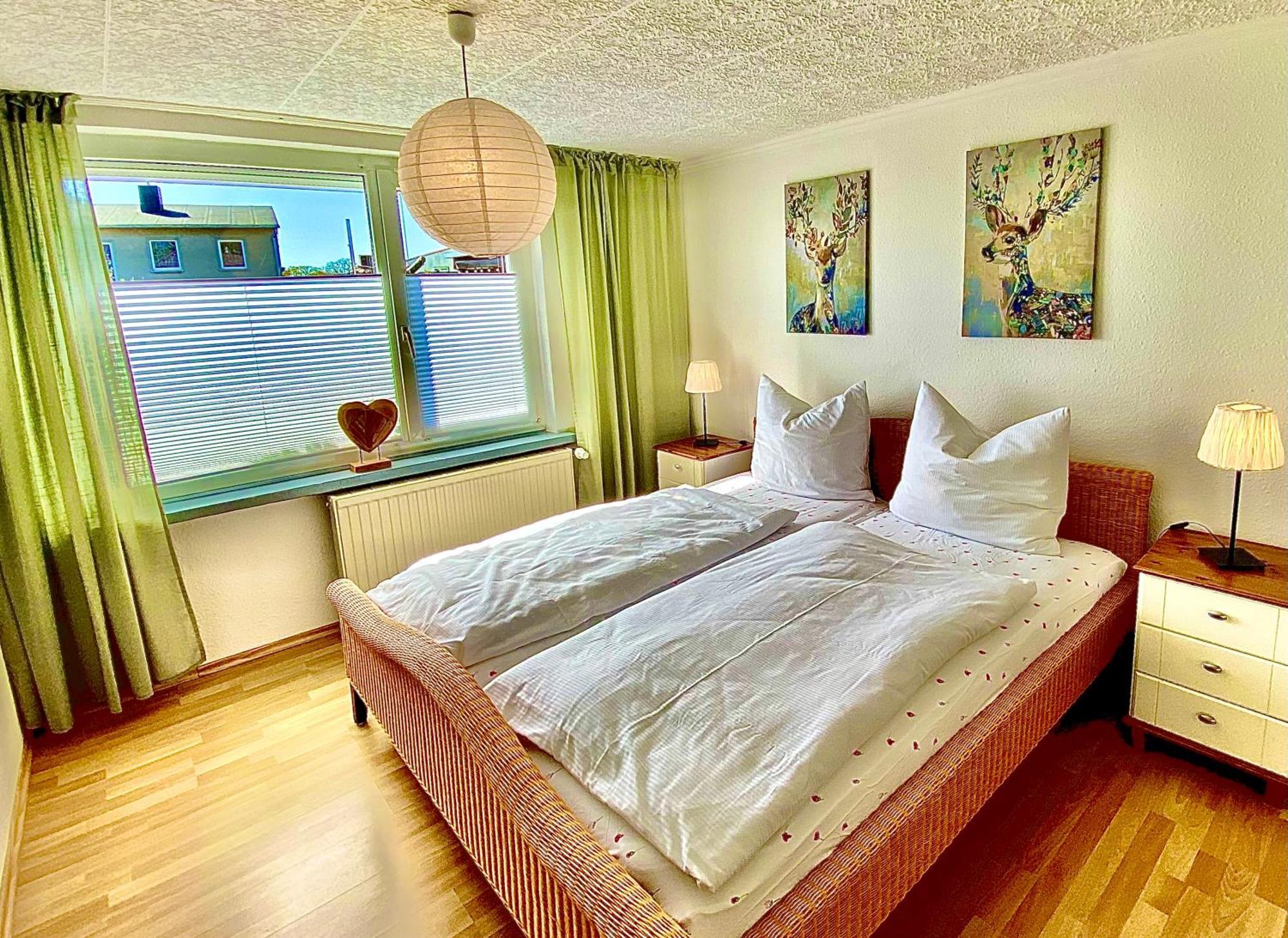 Gemuetliche Ferienwohnung Sagard Esterno foto