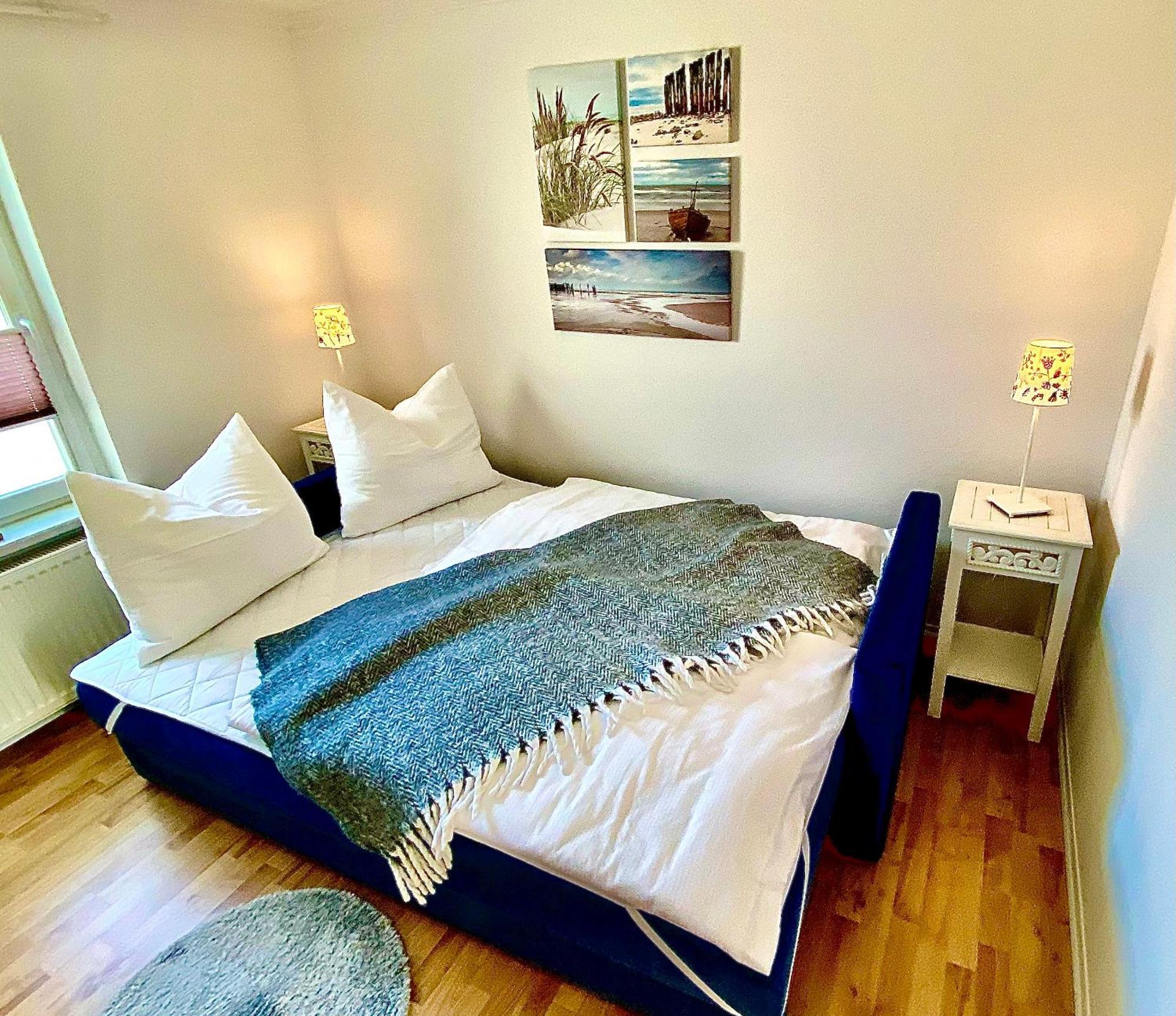 Gemuetliche Ferienwohnung Sagard Esterno foto